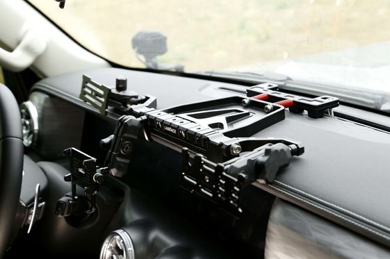 Soporte para teléfono móvil con consola central de aleación de aluminio negro para el tanque 300 de GWM