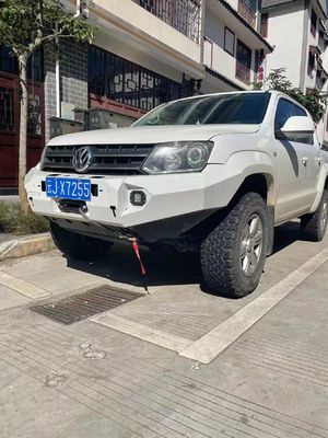 2009-2024 Volkswagen Amarok Gancho Bull Bar Frente parachoques parachoques traseros con porta neumáticos Jerrycan Protección y decoración del portachapel