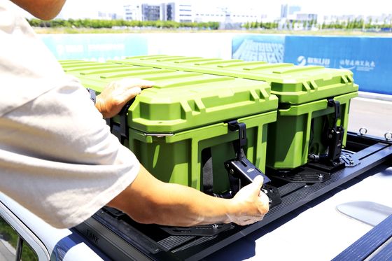 2018 Accesorios exteriores de plata 4WD 4x4 montado en el bastidor del techo del automóvil Caja de herramientas pesadas