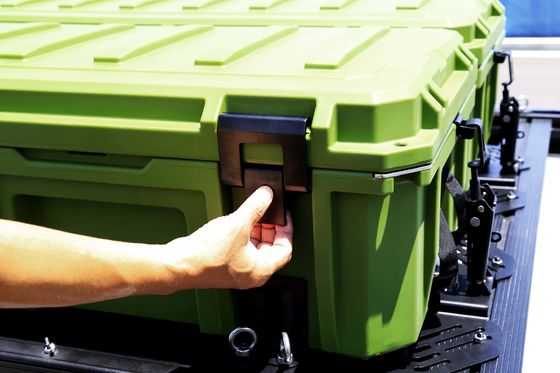 2018 Accesorios exteriores de plata 4WD 4x4 montado en el bastidor del techo del automóvil Caja de herramientas pesadas