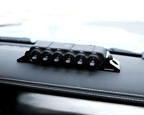 Sistema de relé electrónico inalámbrico montado en un bastidor de techo para un panel de control de interruptores de automóviles 4x4