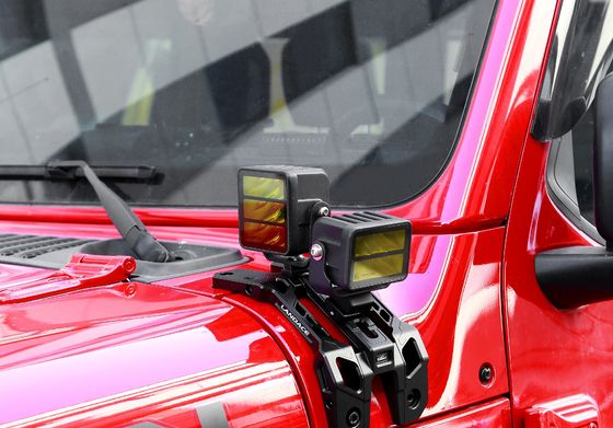 Convenientes soportes de montaje de luz de pilar A recubiertos en polvo para el mecanizado CNC de aleación de aluminio