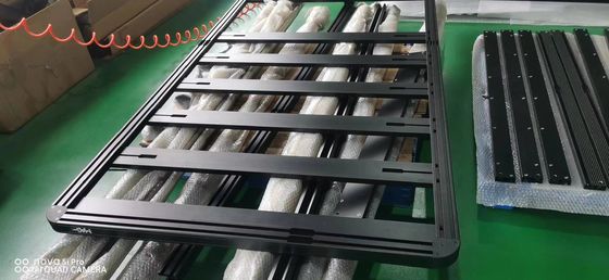 150*142*5 Tamaño Cargador de techo de recubrimiento en polvo negro para protección y almacenamiento LC150