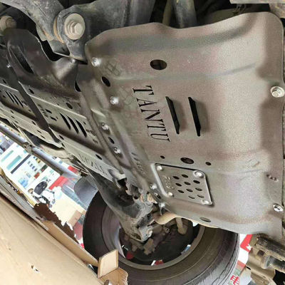 4x4 Toyota Tundra Protección del motor pintada de negro