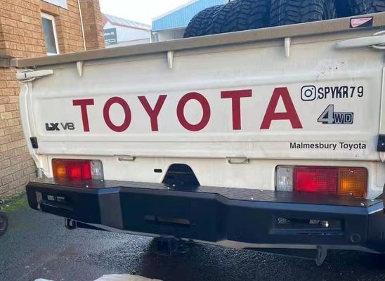 TOYOTA TRUCK LC79 Accesorios para el parachoques trasero en negro con material y accesorios de acero