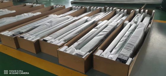 Mejore las capacidades todoterreno de su LC200 con el kit de bastidores de techo Slimline II personalizado