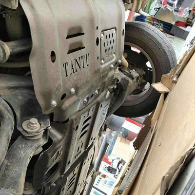 Pintura negra placa de protección del chasis de 5,0 mm para el vehículo pesado Toyota Tundra 2018-2019