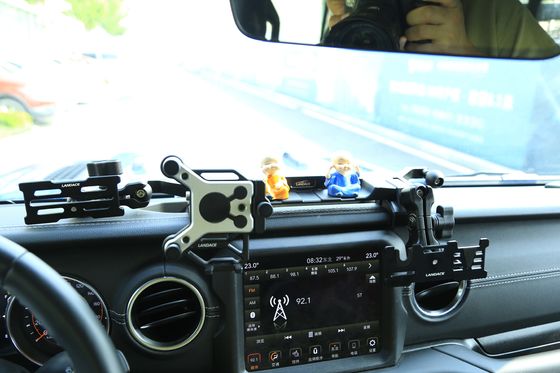 4x4 Accesorios para vehículos Consola central de aleación de aluminio soporte de teléfono móvil para Jeep