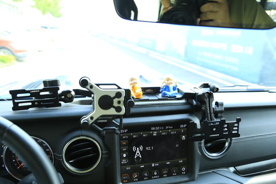 Finitura de anodizado duro Portador de teléfono móvil para Jeep