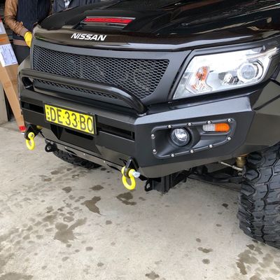2009 Año 4X4 Accesorios Placas de parachoques Torga de toros Barra delantera Placa de parachoques del coche para Nissan Navara
