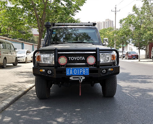 Toyota LC79 recubierto de polvo parachoque parachoque trasero con parachoque delantero de cabrestante y porta neumáticos