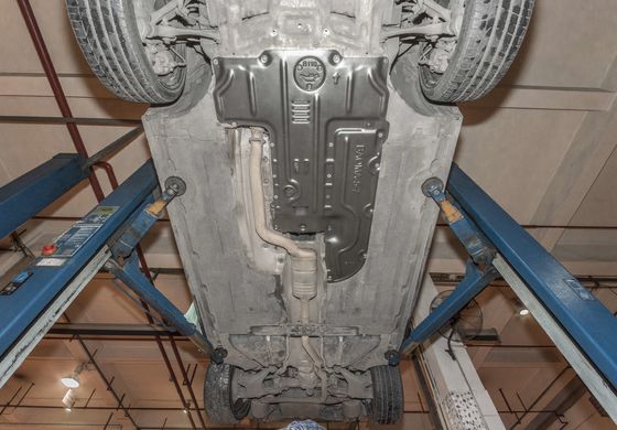 BMW Serie 5 Serie 7 Bajo el vehículo Blindaje Protección del motor Placa de protección del radiador Capa de transferencia de radiador Placa de deslizamiento