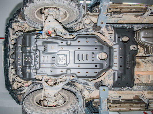 Adaptado para Toyota Prado LC150 OEM 3D Skid Plate para el tanque de combustible Blindaje de protección bajo el cuerpo