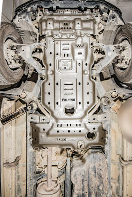 Placa de blindaje de carrocería 4 * 4 para Toyota Prado LC150 en aleación de aluminio