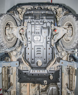2017-2018 Toyota Prado150 Protector de caja de cambios para la instalación de agujeros originales del automóvil