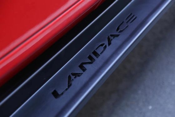 Los rieles laterales de aleación de aluminio y los pasos de protección son perfectos para Jeep Wrangler JL JK Access