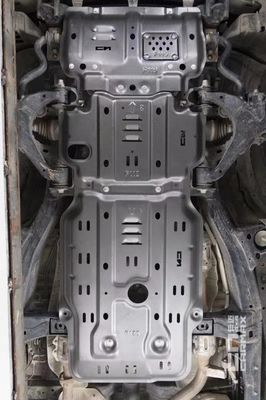 18 Tundra Protector de deslizamiento de acero Protector de salpicaduras de hierro Protector del motor del automóvil