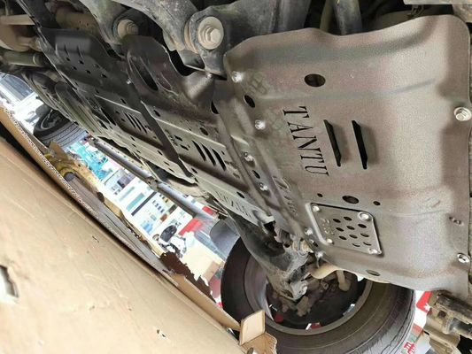 18 Tundra Protector de deslizamiento de acero Protector de salpicaduras de hierro Protector del motor del automóvil